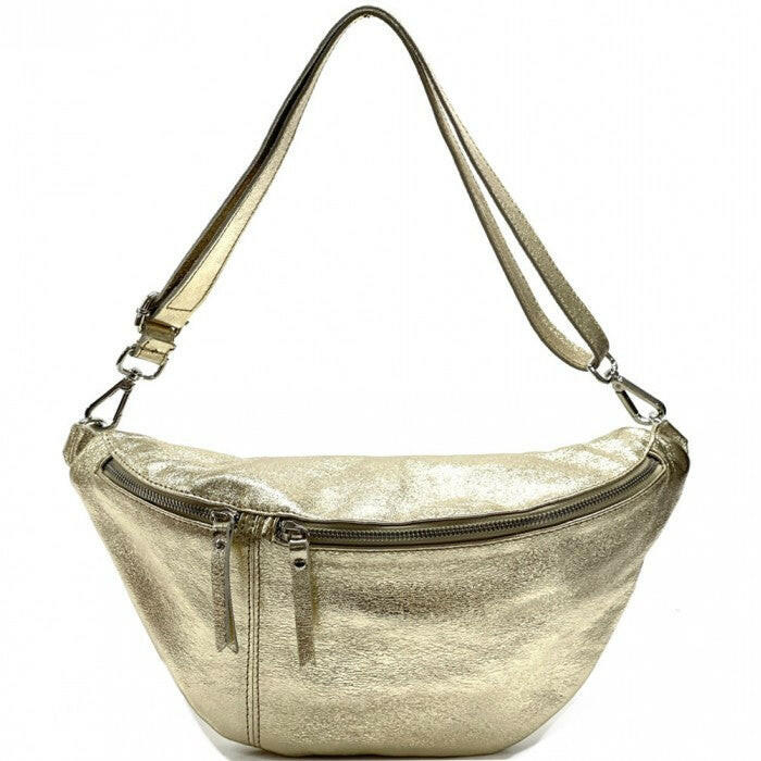 Elegant wanderer pouch showcasing stylish design, perfect for luxury fashion enthusiasts seeking sophistication and flair.