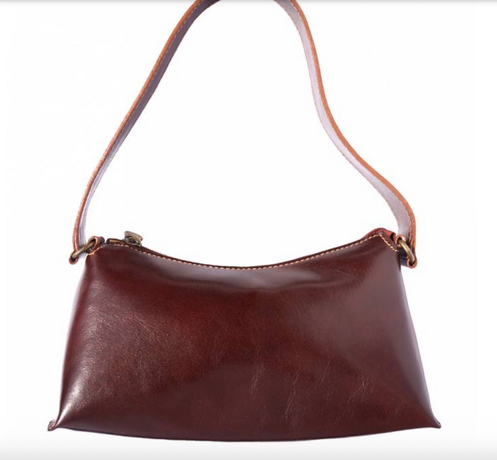 Elegant leather handbag showcasing premium craftsmanship and timeless style, perfect for sophisticated fashion enthusiasts.