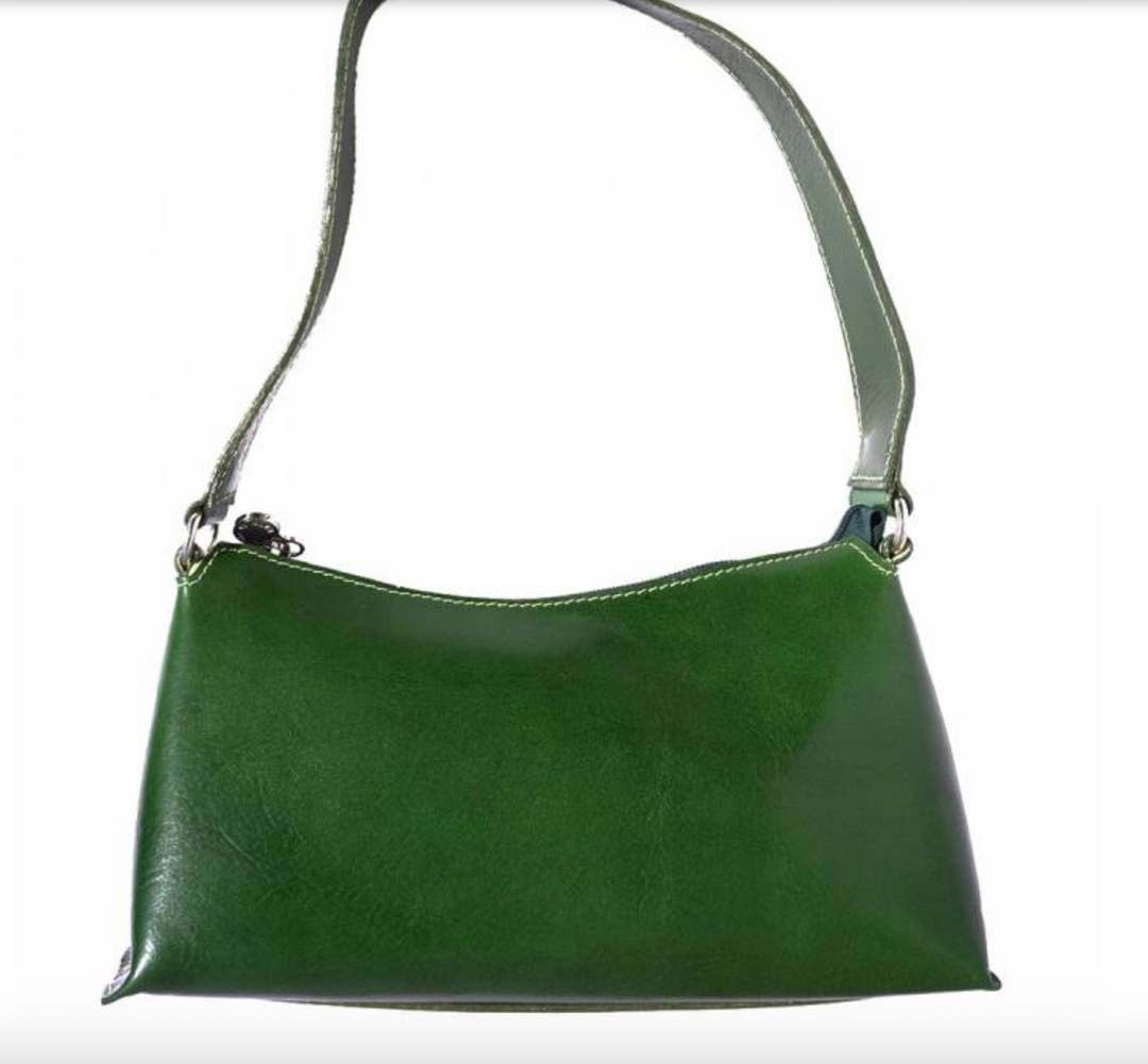 Elegant leather handbag showcasing premium craftsmanship and timeless style, perfect for sophisticated fashion enthusiasts.