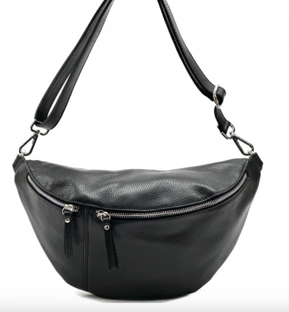 Elegant wanderer pouch showcasing stylish design, perfect for luxury fashion enthusiasts seeking sophistication and flair.