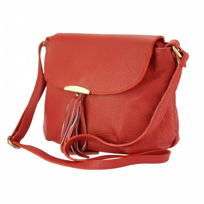 Elegant leather purse showcasing premium craftsmanship and durable material, perfect for sophisticated style and everyday use.