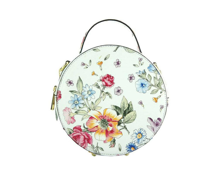 Elegant leather handbag showcasing premium craftsmanship and timeless style for sophisticated fashion enthusiasts.