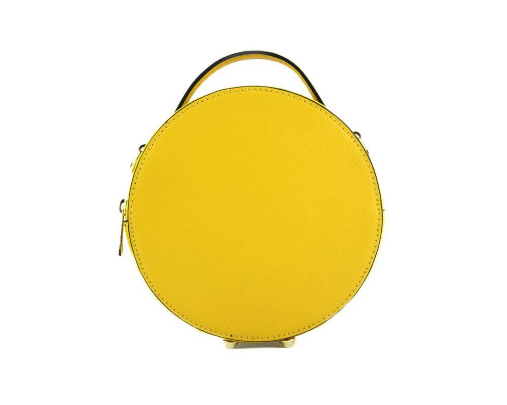 Elegant leather handbag showcasing premium craftsmanship and timeless style for sophisticated fashion enthusiasts.
