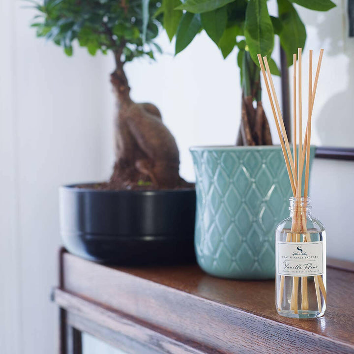Vanilla Fleur Diffuser | Artisans.