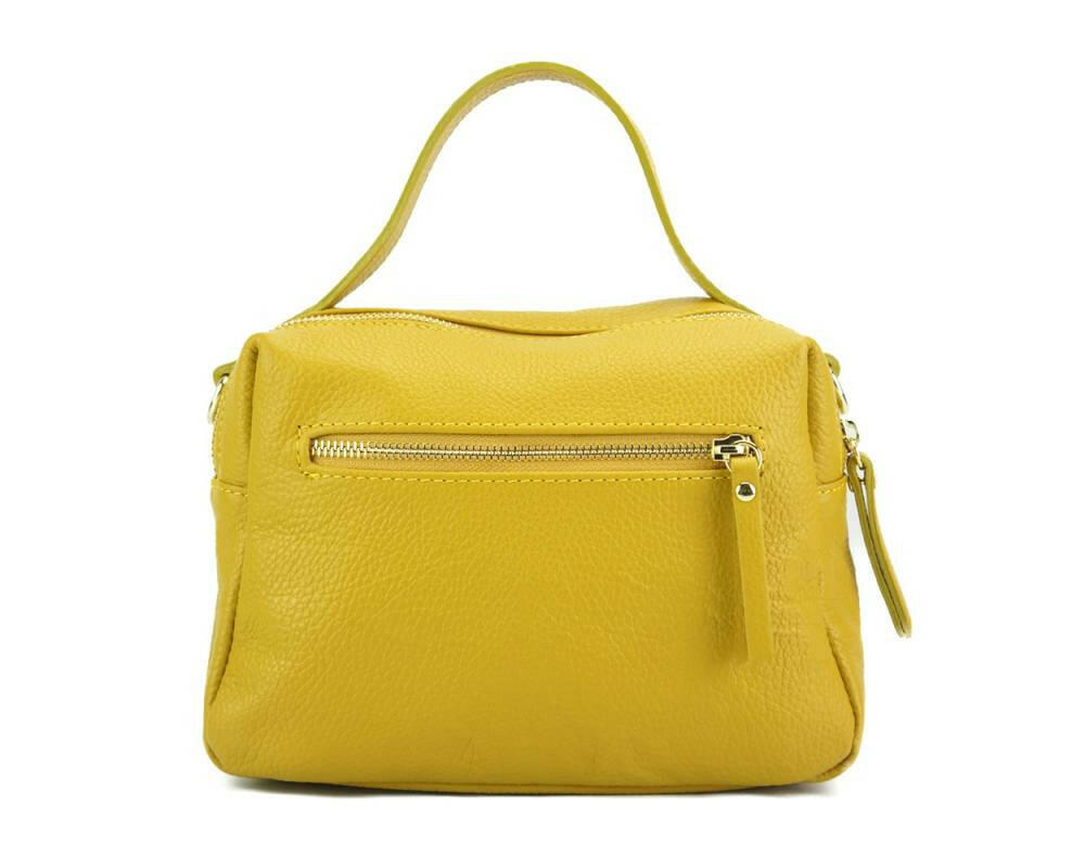 Elegant leather handbag showcasing premium craftsmanship and timeless style for sophisticated fashion enthusiasts.