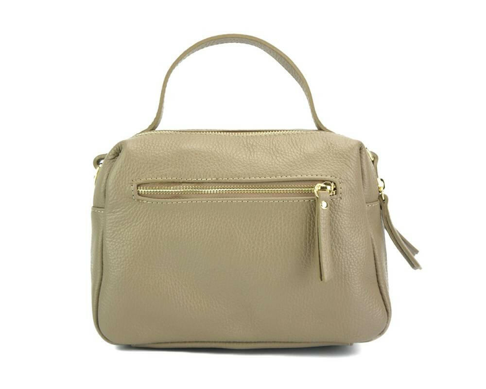 Elegant leather handbag showcasing premium craftsmanship and timeless style for sophisticated fashion enthusiasts.