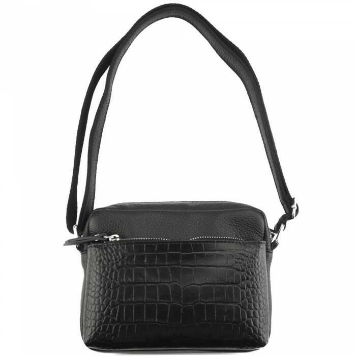 Elegant leather shoulder bag designed for sophisticated style and durability