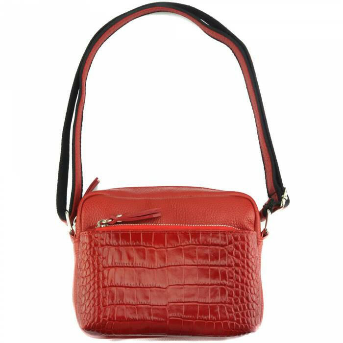 Elegant leather shoulder bag designed for sophisticated style and durability